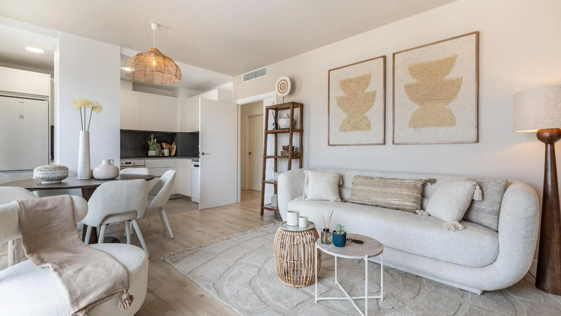Malaga Skyline 5 Pool & Parking Free Apartment