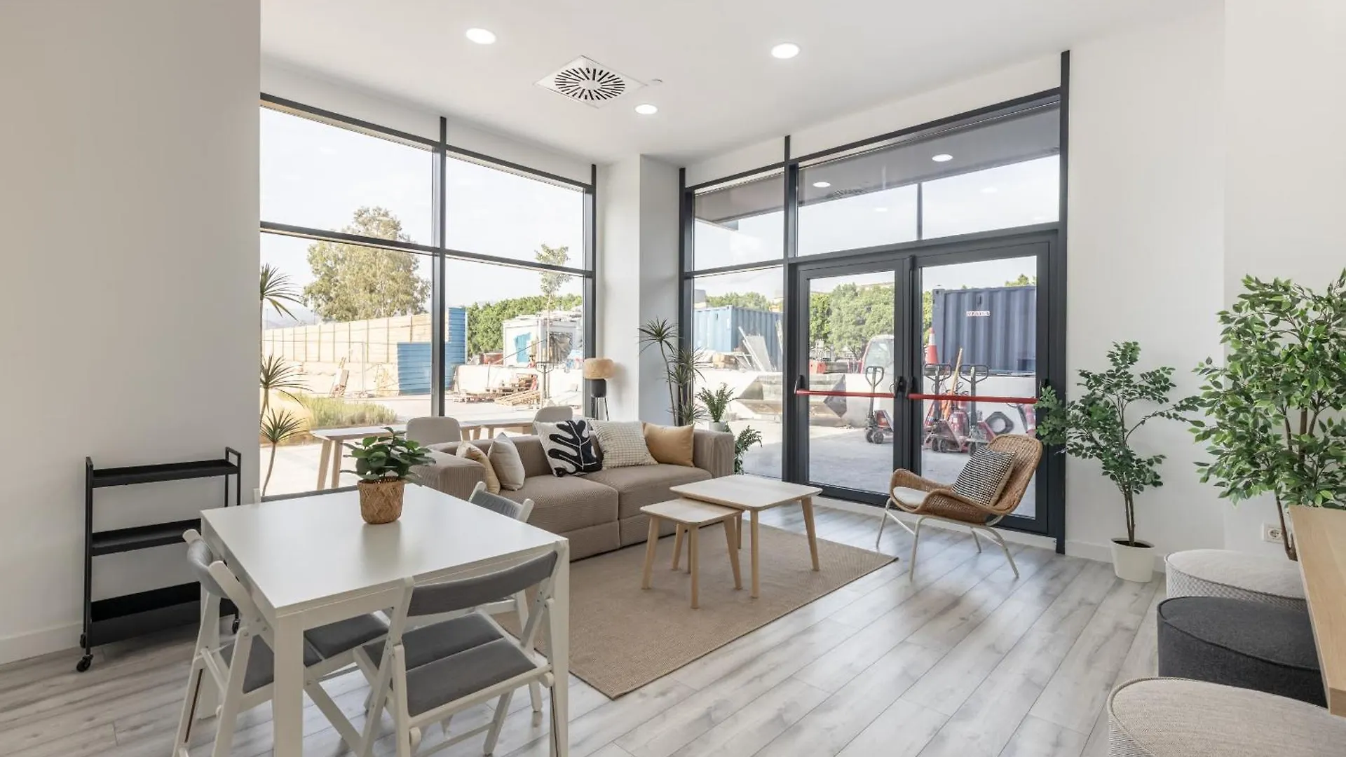 Malaga Skyline 5 Pool & Parking Free Apartment 0*,