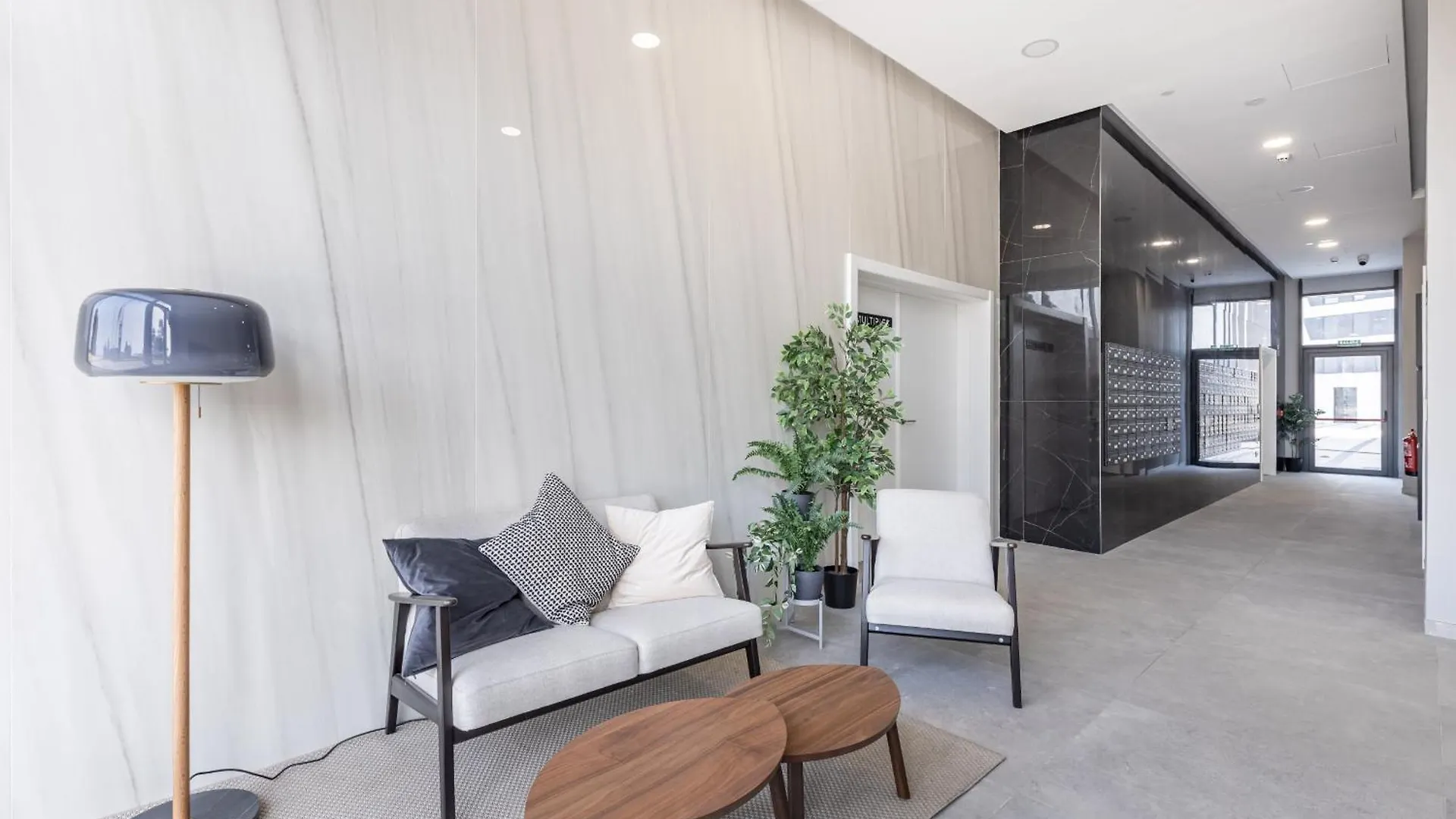 Malaga Skyline 5 Pool & Parking Free Apartment