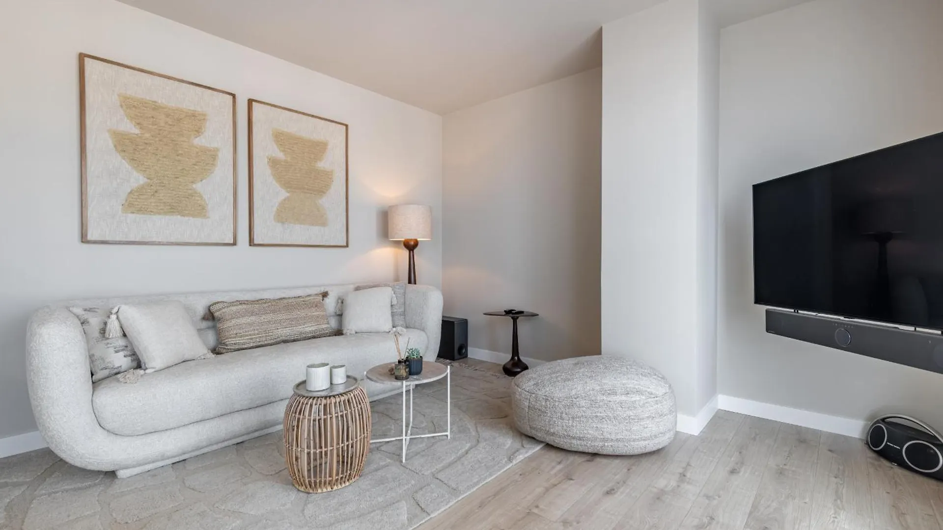 Malaga Skyline 5 Pool & Parking Free Apartment